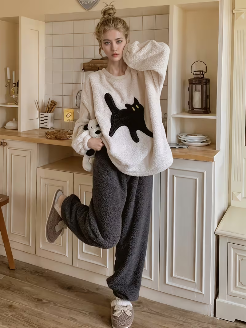 LUNA | COZY CAT SWEATER